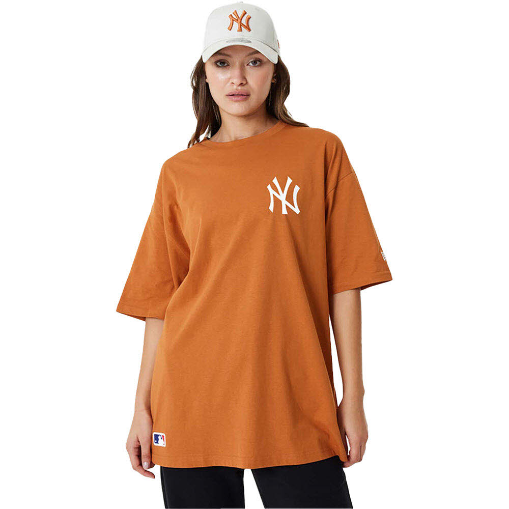 New York Yankees League Essential Oversized T-Shirt 