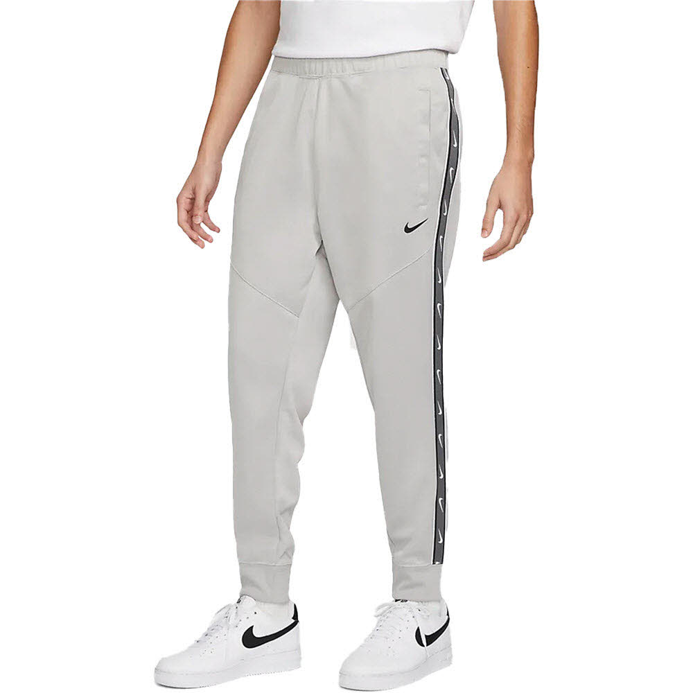 Teamsport Philipp | Nike Sportswear Repeat Jogginghose DX2027/012 | günstig  online kaufen